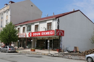 ARNAVUTKÖY HOCAAHMED YESEVİ CADDESİNDE SATILIK 4 D